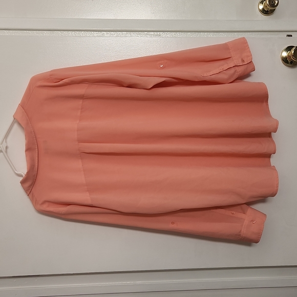 Talbots 3XL, Blouse in Peach/Salmon, 100% Polyester - Picture 7 of 9
